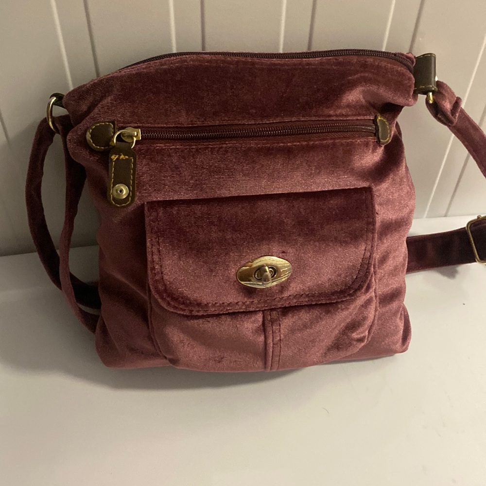 Unbranded purple velvet bag, preloved condition
